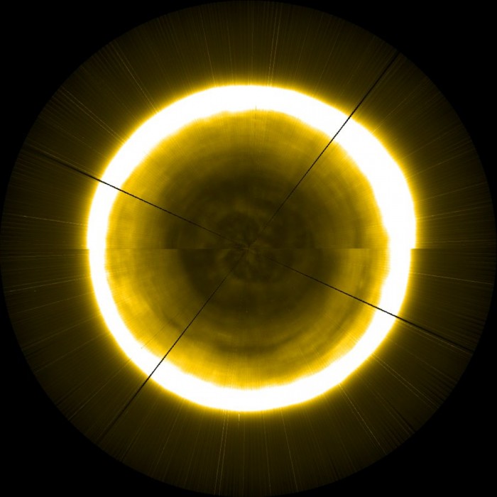 ESA今日公布太陽北極的合成照