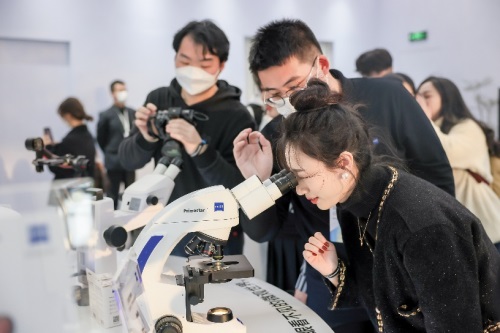 聚焦全生命周期眼健康管理，蔡司光學科技特展拉開帷幕